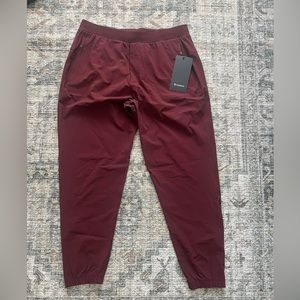 NWT Lululemon men’s surge jogger.